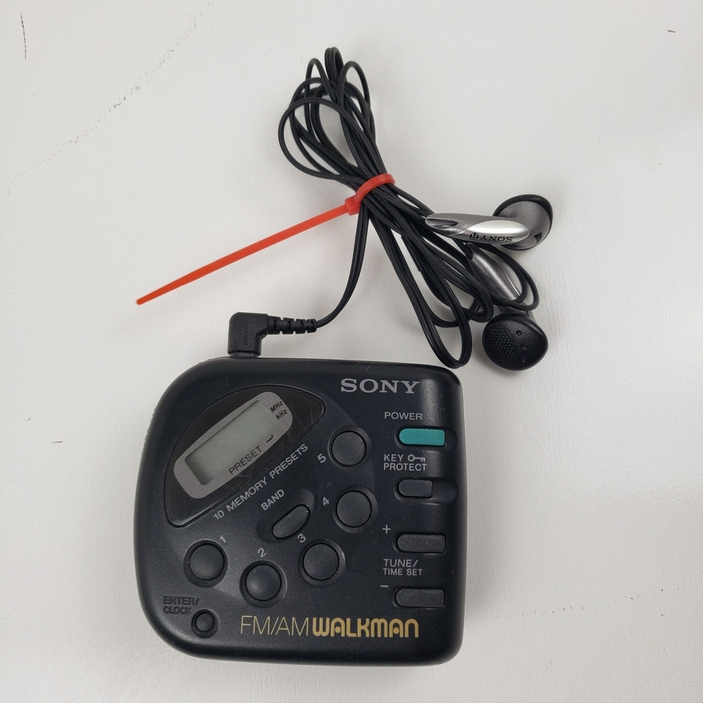 Sony SRF-M32 FM AM Walkman Digital Radio 10 Presets Clip-On with‎ Headphones